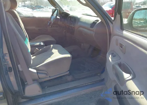 2000 Toyota Tundra Sr5 V8 z USA, uszkodzony, nr VIN 5TBBT4417YS082028